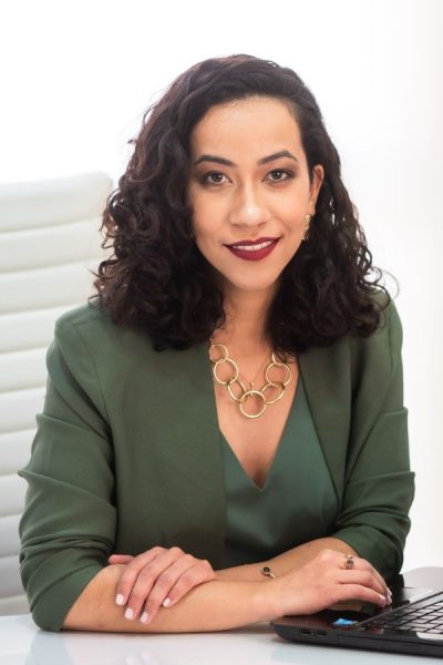 Elaine Loureiro - Nutricionista especialista em endometriose